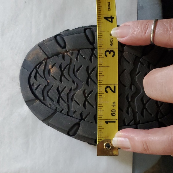 SKECHERS  Size 6 - Picture 9 of 9